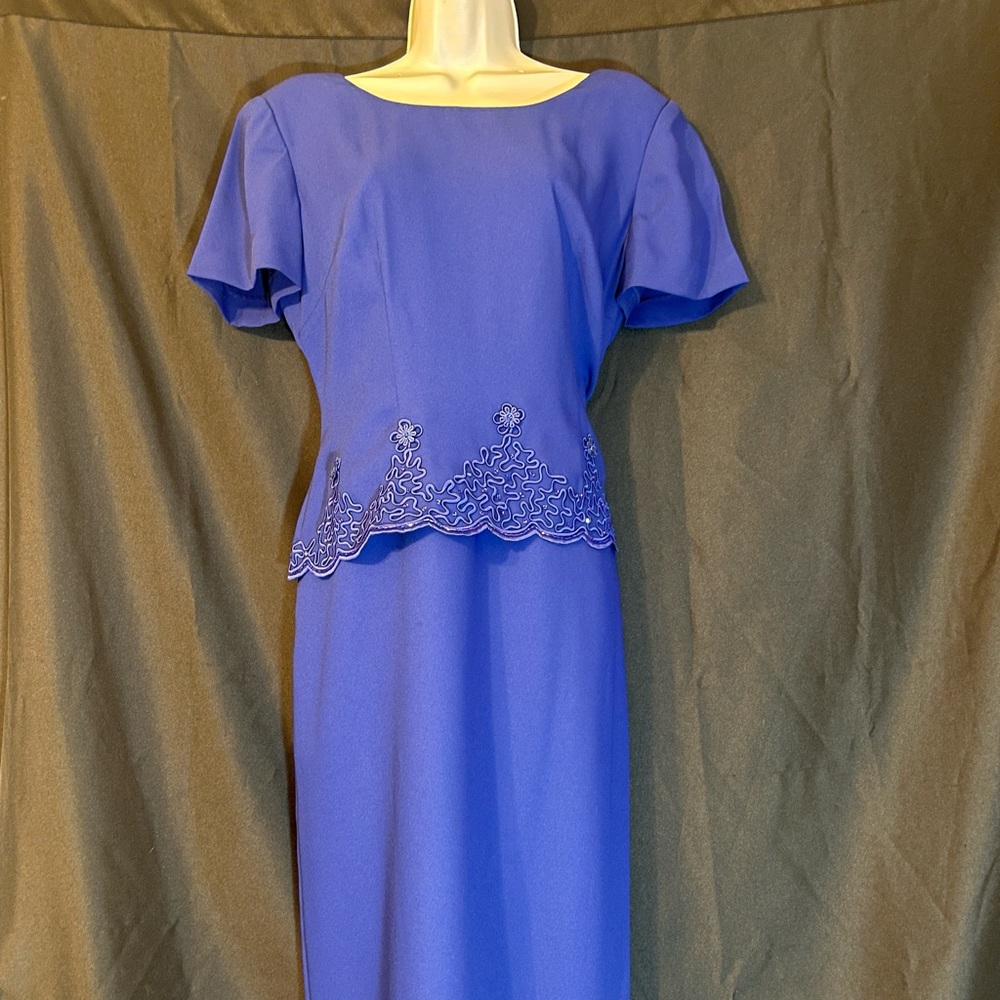 Vintage Lady’s Formal Wear Dress with Sequins. Excellent vintage condition.
